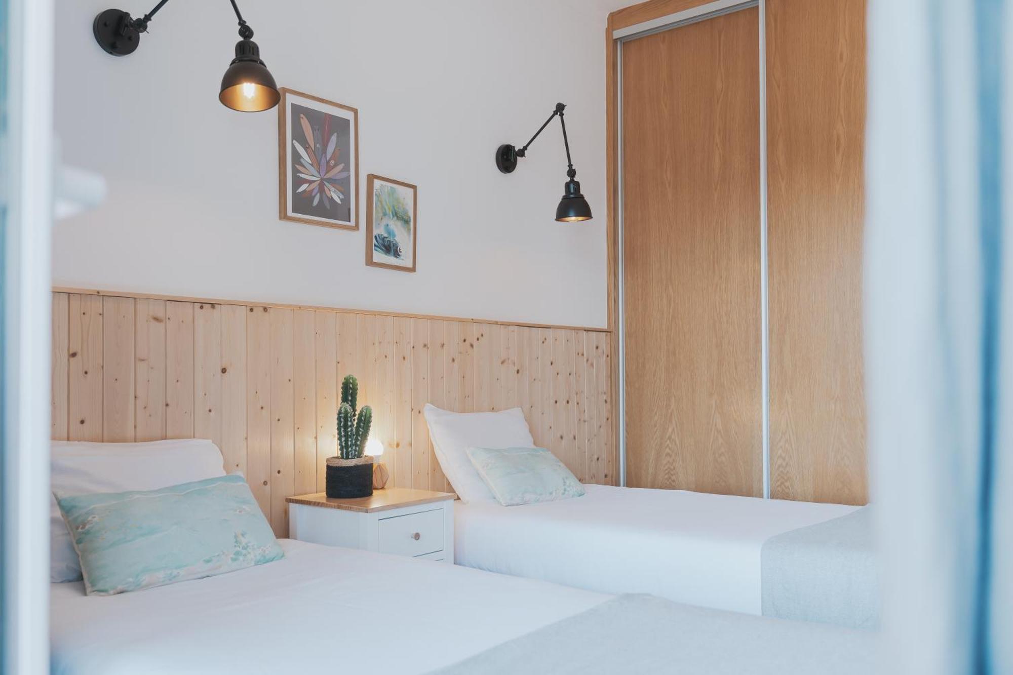 Surf Guesthouse - 7Min Walk To The Beach 帕塔亚什 外观 照片